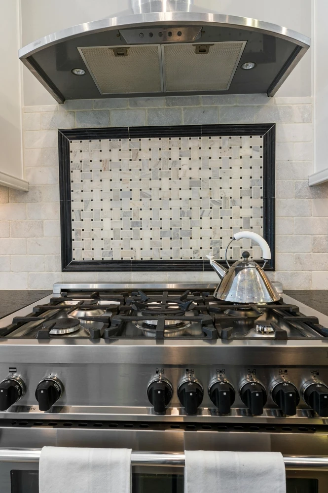 Commercial kitchen hood repair service in UAE for restaurants and hotels